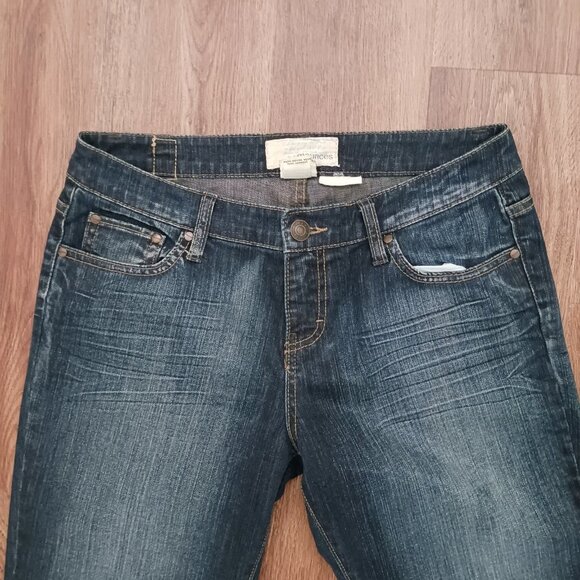 Maurices Molli Flared Jeans womens Sz 9/10 Dark Blue Demin Embroidered 32 x 32 - Picture 5 of 6